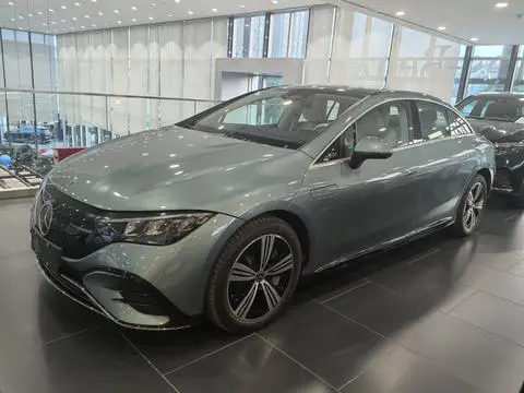 Mercedes-Benz EQE 2025