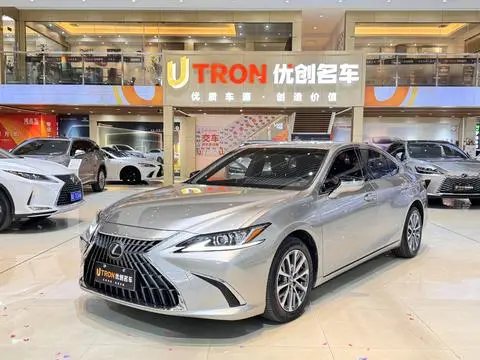 Lexus ES 2022 — фото 1