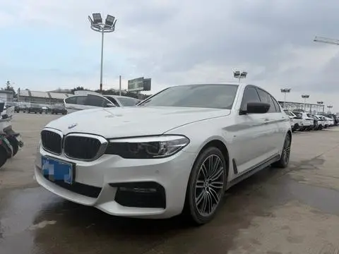 BMW 5 Series 2018 — фото 1