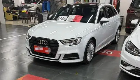 Audi A3 2017 — фото 1