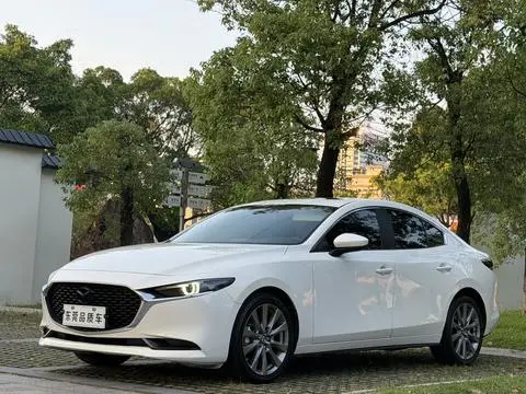 Mazda 3 昂克赛拉 2022 — фото 1