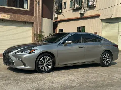 Lexus ES 2018