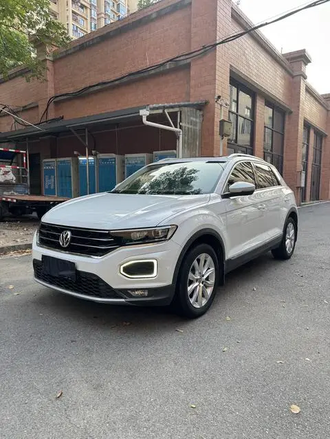 Volkswagen T-ROC 2019 — фото 1