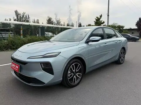 Roewe D6 2025