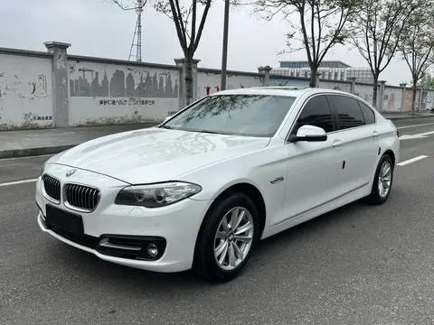 BMW 5 Series 2017 — фото 1