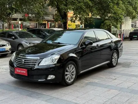 Toyota Crown 2010 — фото 1