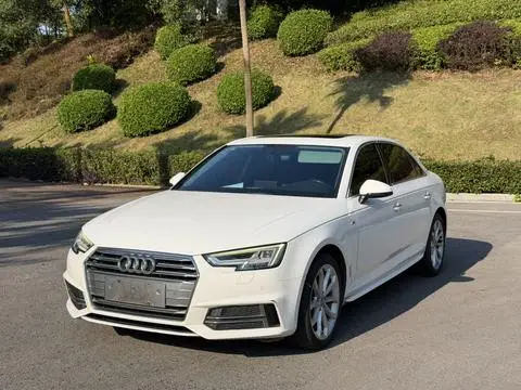Audi A4L 2018 — фото 1