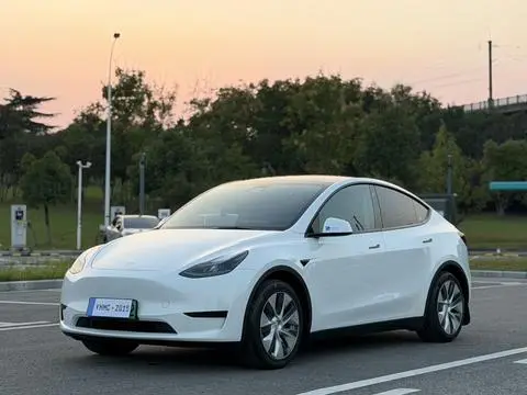 Tesla Model Y 2022 — фото 1
