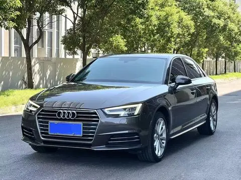 Audi A4L 2017 — фото 1