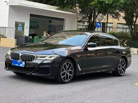 BMW 5 Series 2022 — фото 1