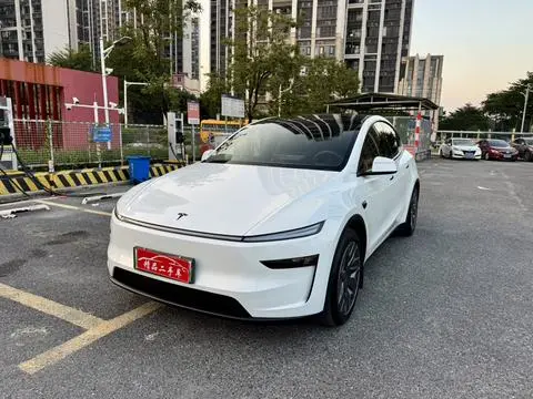 Tesla Model Y L 2025 — фото 1