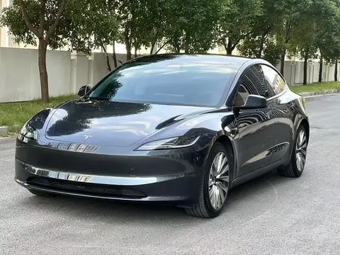 Tesla Model 3 2023 — фото 1