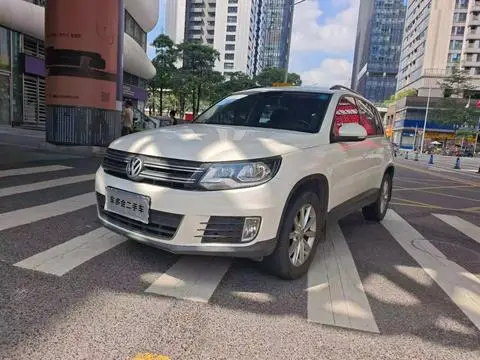 Volkswagen Tiguan 2016 — фото 1