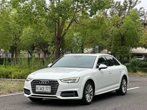 Audi A4L 2019 — фото 1