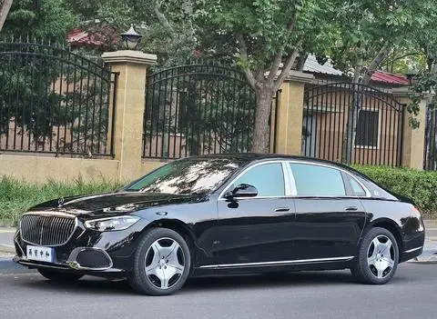 Mercedes-Benz 迈巴赫S-Class 2025
