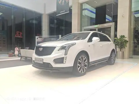 Cadillac XT5 2022 — фото 1