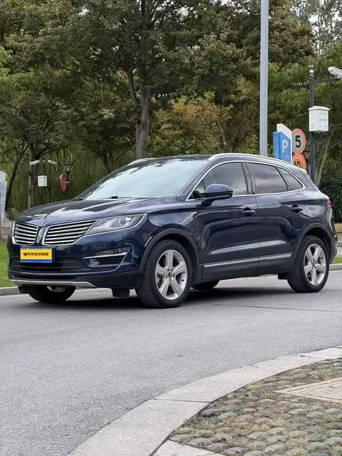 Lincoln MKC 2017 — фото 1