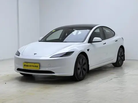 Tesla Model 3 2025