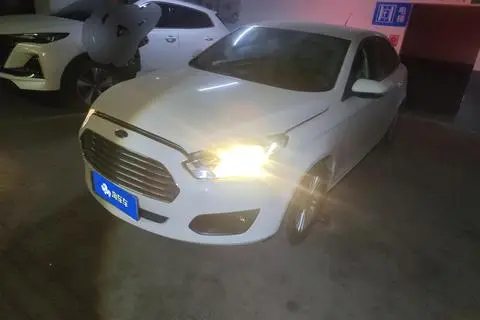 Ford Escort 2015
