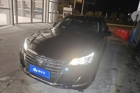 Toyota Crown 2018 — фото 1