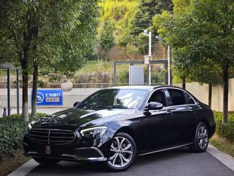 Mercedes-Benz E-Class 2022 — фото 1