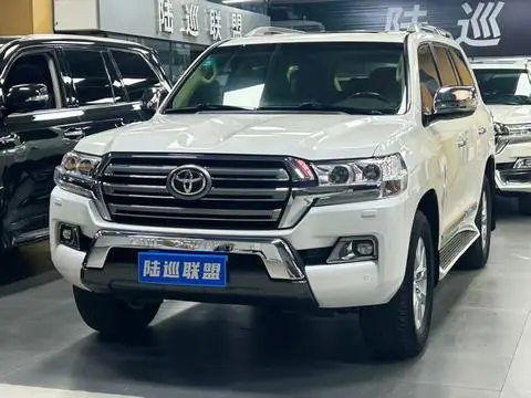 Toyota Land Cruiser 2016 — фото 1