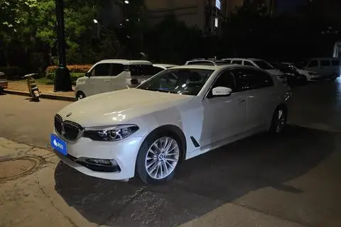 BMW 5 Series 2018 — фото 1