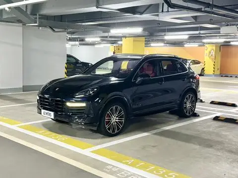Porsche Cayenne 2016 — фото 1