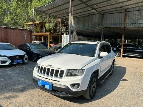 Jeep 指南者 2014 — фото 1