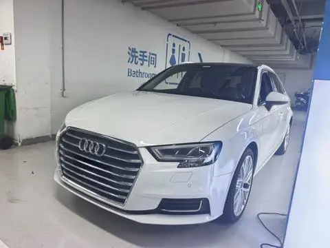 Audi A3 2018 — фото 1