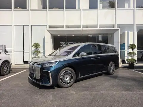 Voyah 梦想家 PHEV 2025