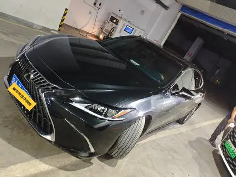 Lexus ES 2022