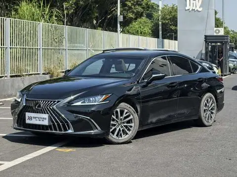 Lexus ES 2022