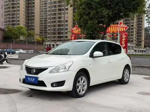 Nissan 骐达TIIDA 2011 — фото 1