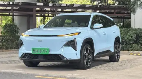Geely L7 2023