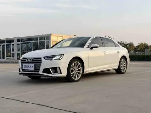Audi A4L 2019 — фото 1