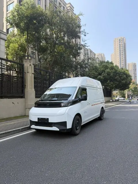 Farizon (Remote) 超-Class VAN 2025