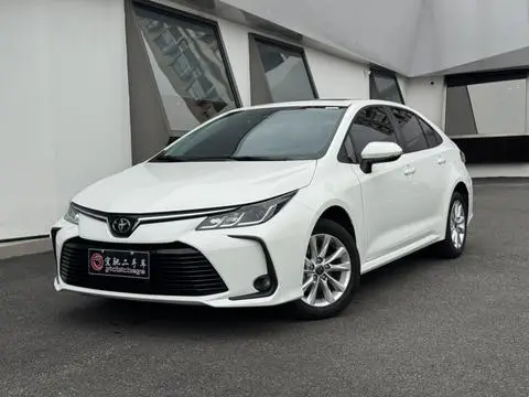 Toyota Corolla 2023 — фото 1