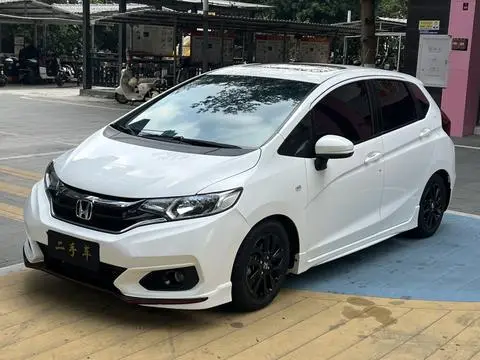 Honda Fit 2018 — фото 1