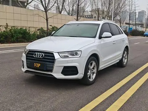 Audi Q3 2018 — фото 1
