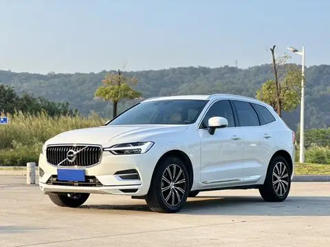 Volvo XC60 2021 — фото 1