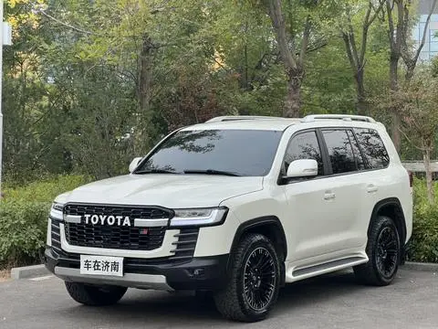 Toyota 兰德酷路泽 2015