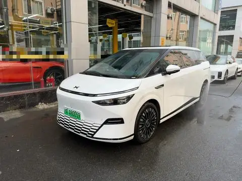 XPeng 小鹏X9 2025