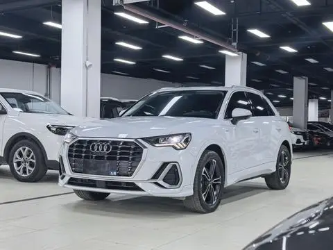 Audi Q3 2023 — фото 1