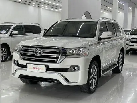Toyota Land Cruiser 2018 — фото 1