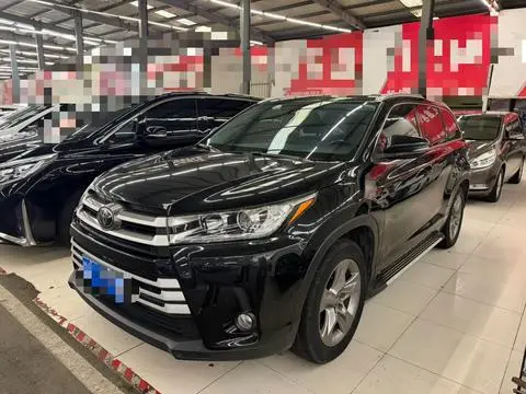 Toyota Highlander 2018 — фото 1