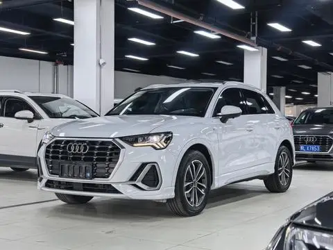 Audi Q3 2023 — фото 1