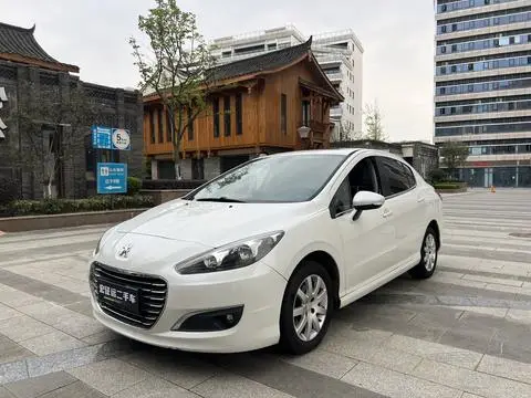 Peugeot 308 2014 — фото 1
