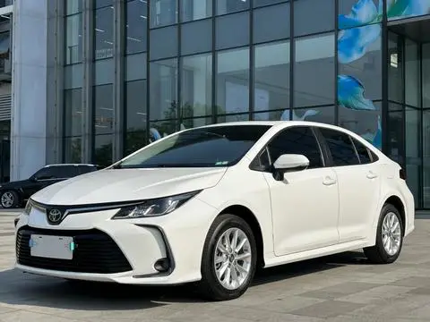 Toyota Corolla 2021 — фото 1