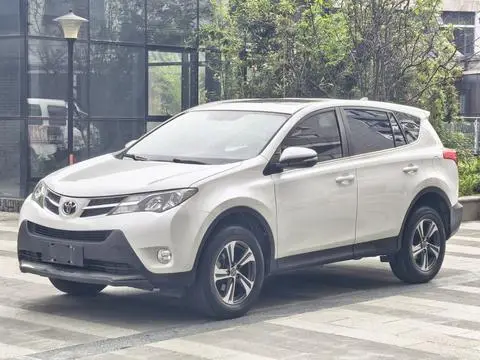 Toyota RAV4 2015 — фото 1